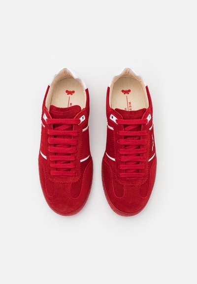 Pacocolor Red Sneaker